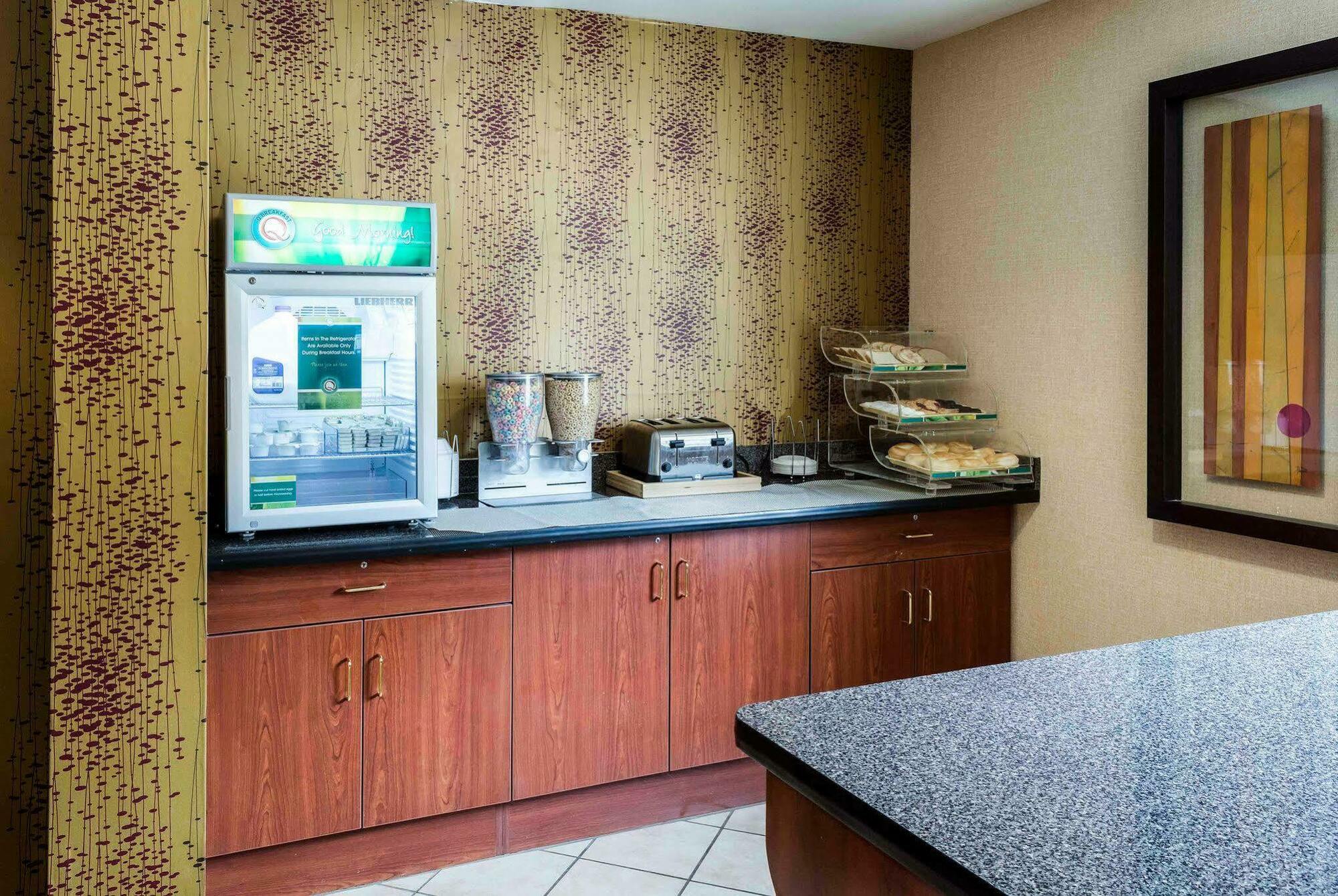 Quality Inn Chester - South Richmond Exteriér fotografie