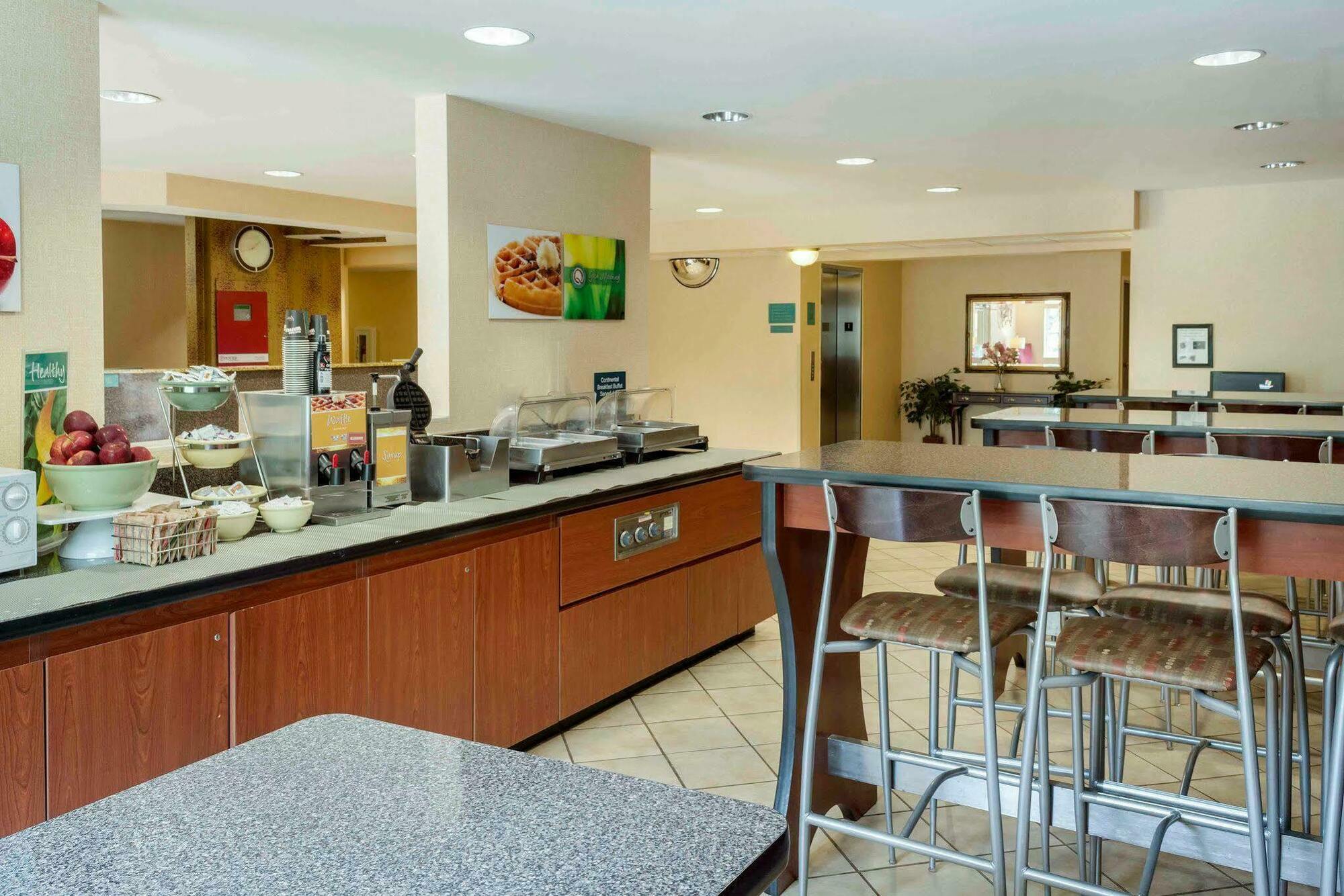 Quality Inn Chester - South Richmond Exteriér fotografie
